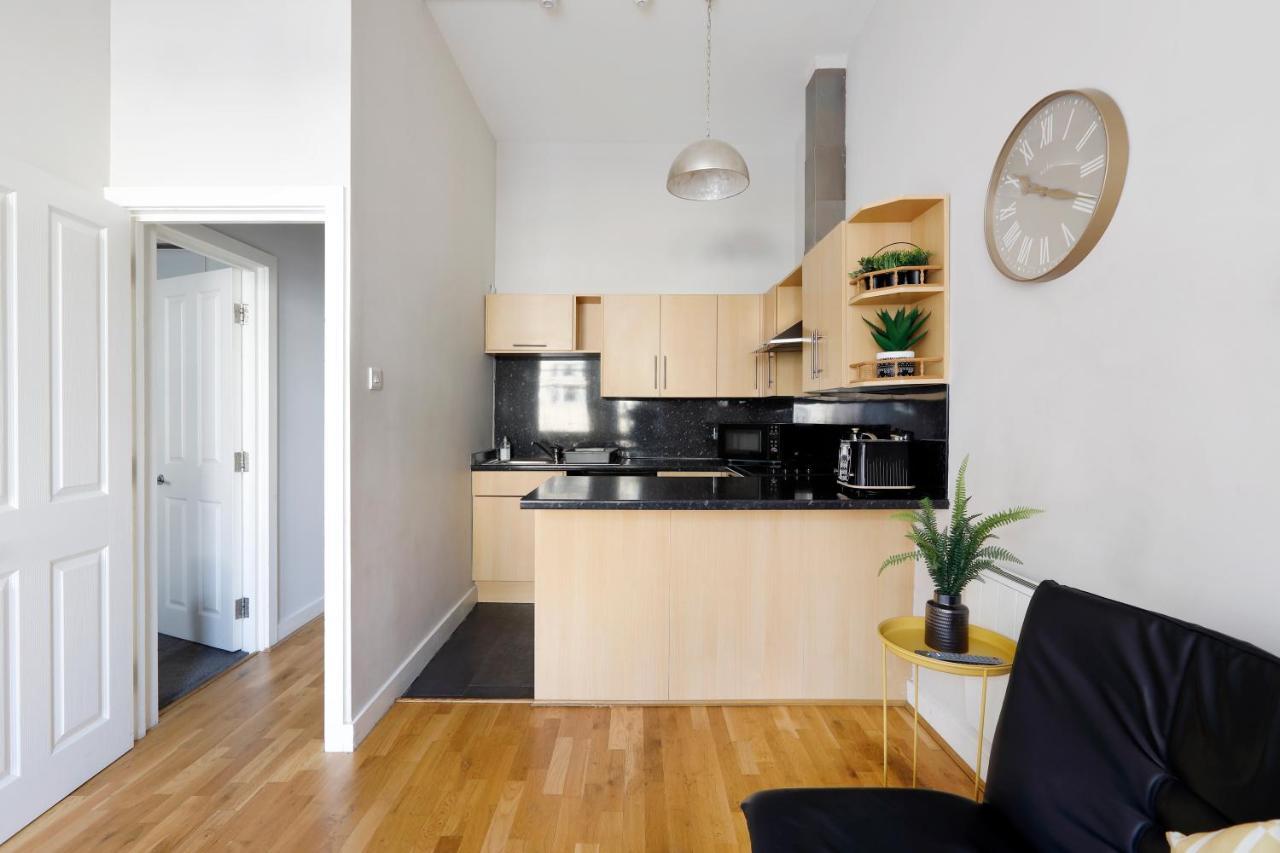 Great 2 Bedroom Apt By The Beach And Town Brighton Exteriör bild