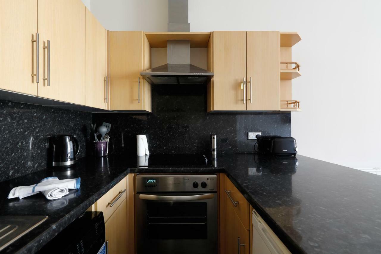Great 2 Bedroom Apt By The Beach And Town Brighton Exteriör bild