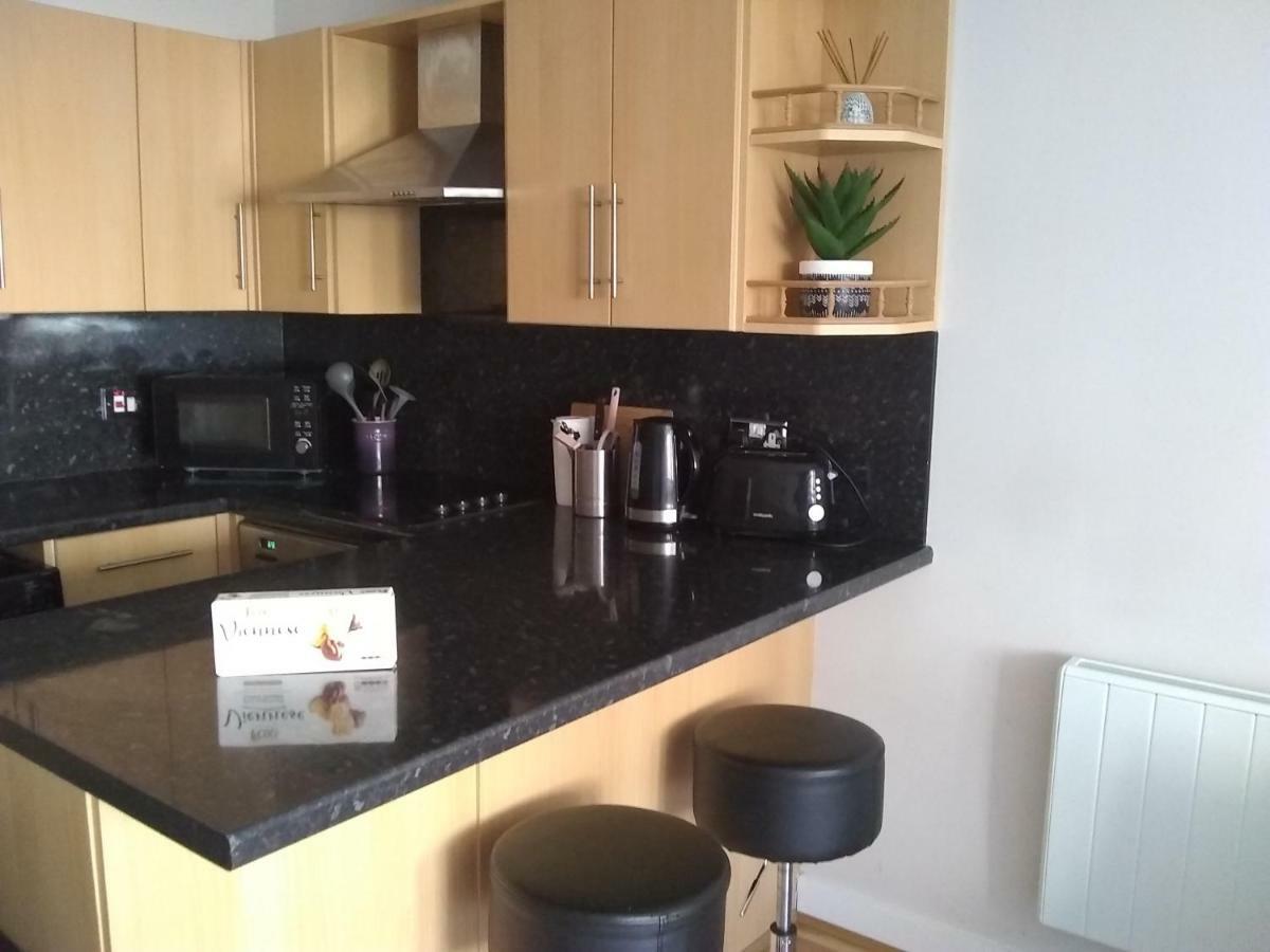 Great 2 Bedroom Apt By The Beach And Town Brighton Exteriör bild